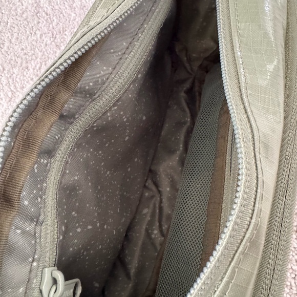 Calpak Terra Sling - Juniper Green - Picture 8 of 12